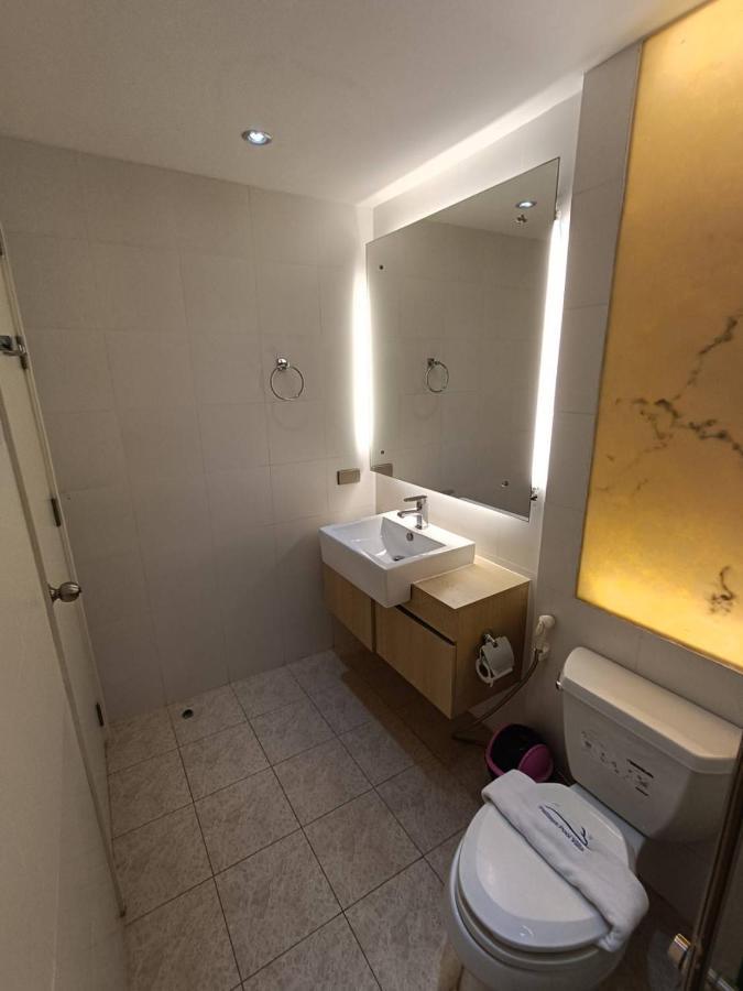 Atlantis Condo Resort By Somphong Jomtien Beach Eksteriør billede