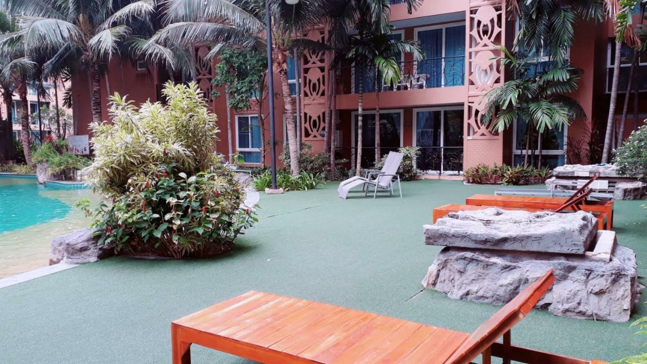 Atlantis Condo Resort By Somphong Jomtien Beach Eksteriør billede